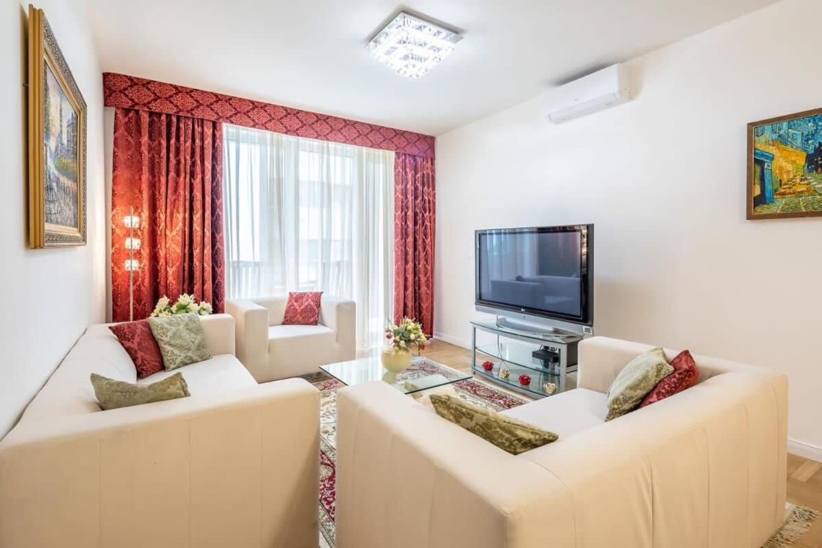 Homey Apartment With Ac And Balcony Budapest Exteriör bild